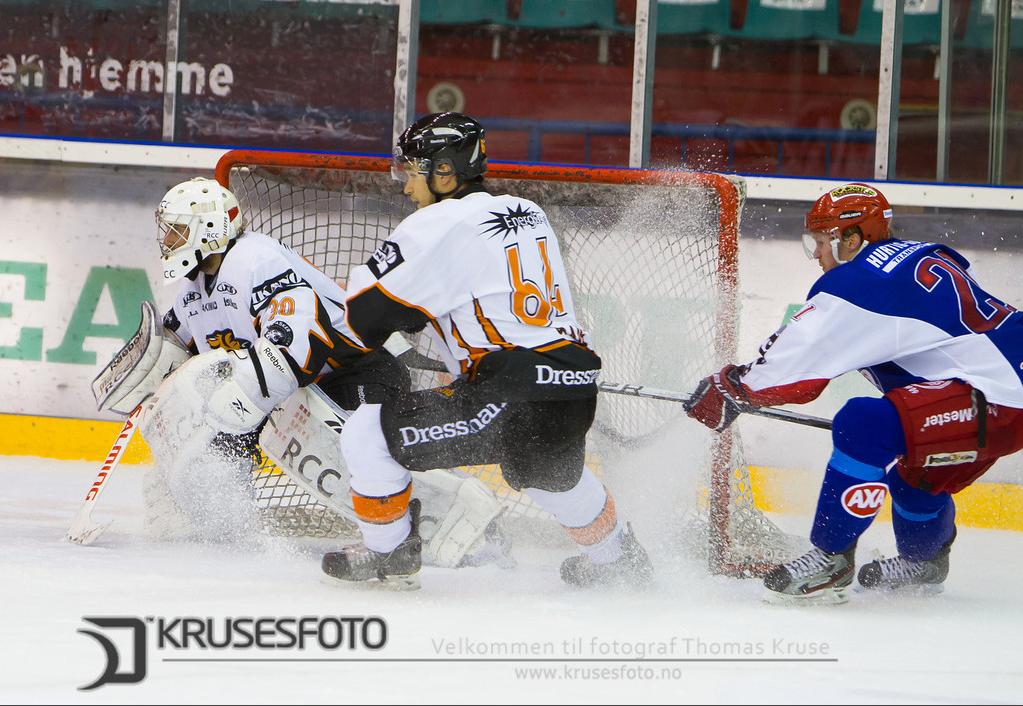 Hockey 20121009 VIF Frisk Kruse action